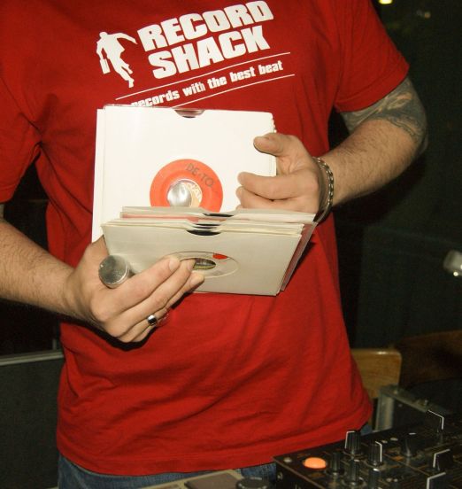 record-shack-t-shirt-dj