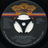 Loleatta Holloway – Catch Me On The Rebound b/w Mama Don’t, Papa Won’t – Gold Mind 7″