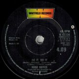 Rose Royce – Love Don’t Live Here Anymore b/w Do It, Do It – Whitfield 7″