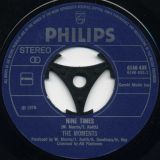 The Moments – Nine Times b/w When The Morning Comes – Philips 7″