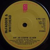 McFadden & Whitehead – Ain’t No Stoppin’ Us Now b/w I Got The Love – Phila. Int’l 7″ (Small Center)