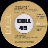 Daryl Hall & John Oates – Sara Smile b/w Soldering – RCA Victor 7″