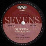 Honey And The Bees – Be Yourself b/w Two Can Play The Same Game – Goldmine Sevens UK 7″